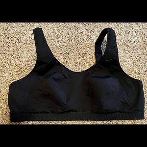 Nike Dri Fit Adjustable Sports Bra 40B Never Worn